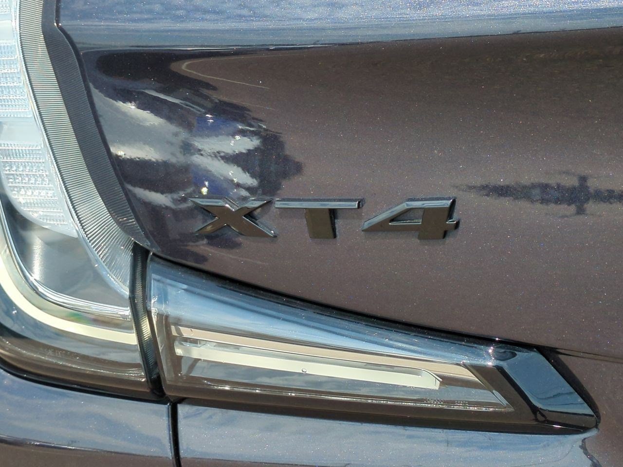 Thumbnail: 2022 Cadillac XT4 - 11