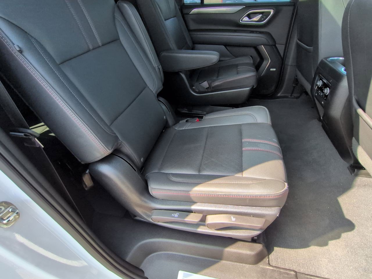 Thumbnail: 2023 Chevrolet Suburban - 21