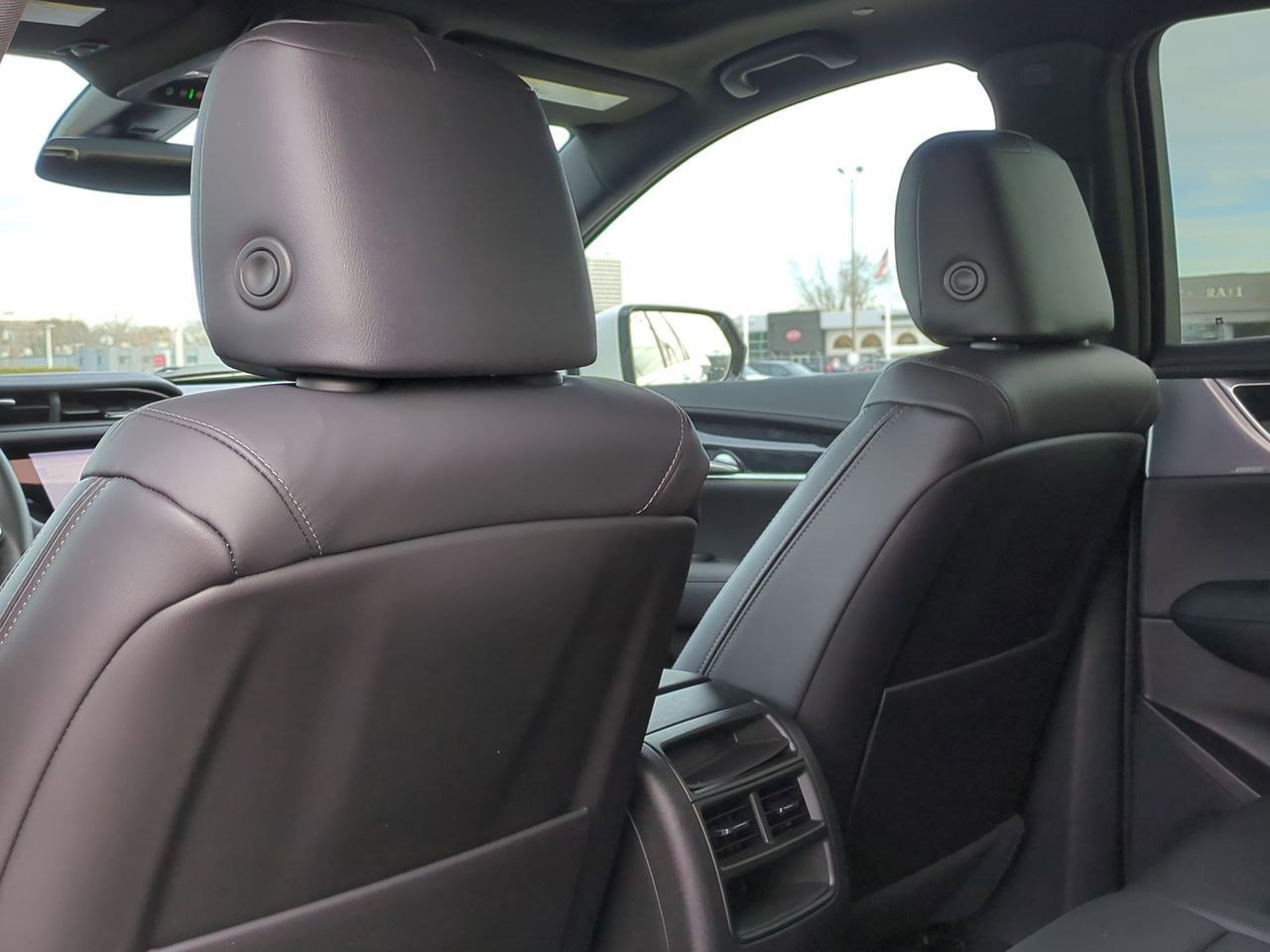 Thumbnail: 2023 Cadillac XT5 - 18