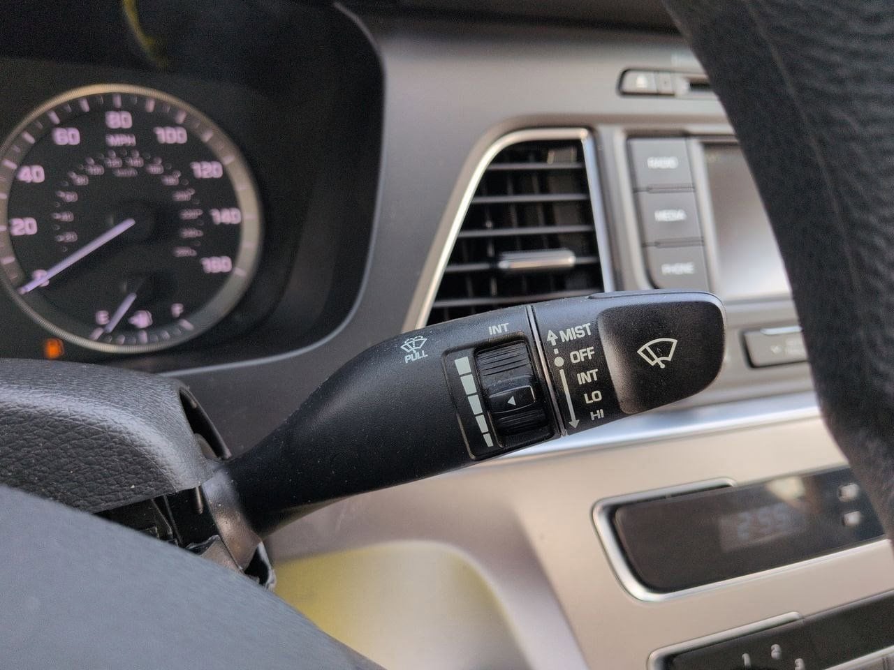 Thumbnail: 2015 Hyundai Sonata - 25