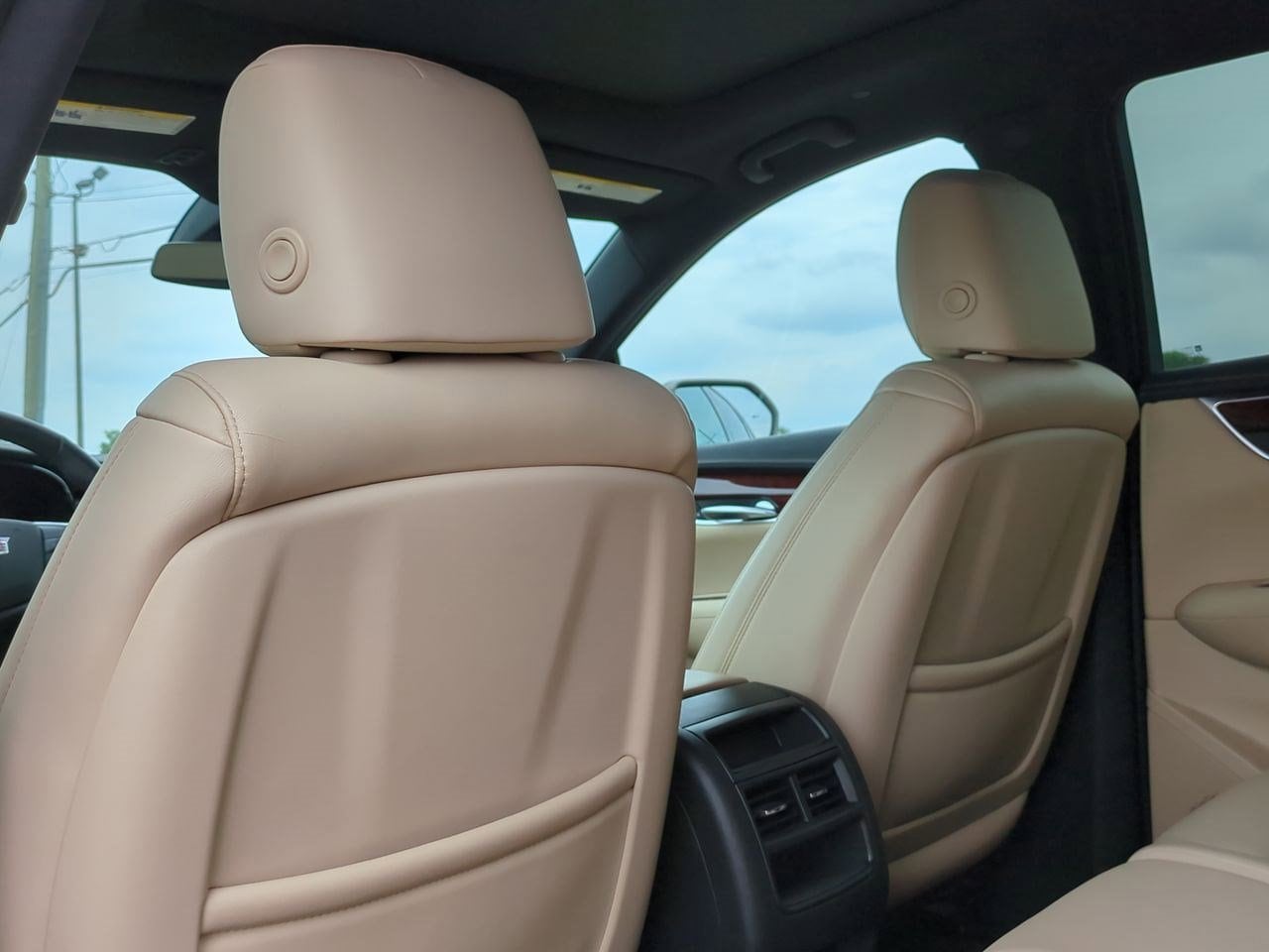 Thumbnail: 2022 Cadillac XT5 - 17