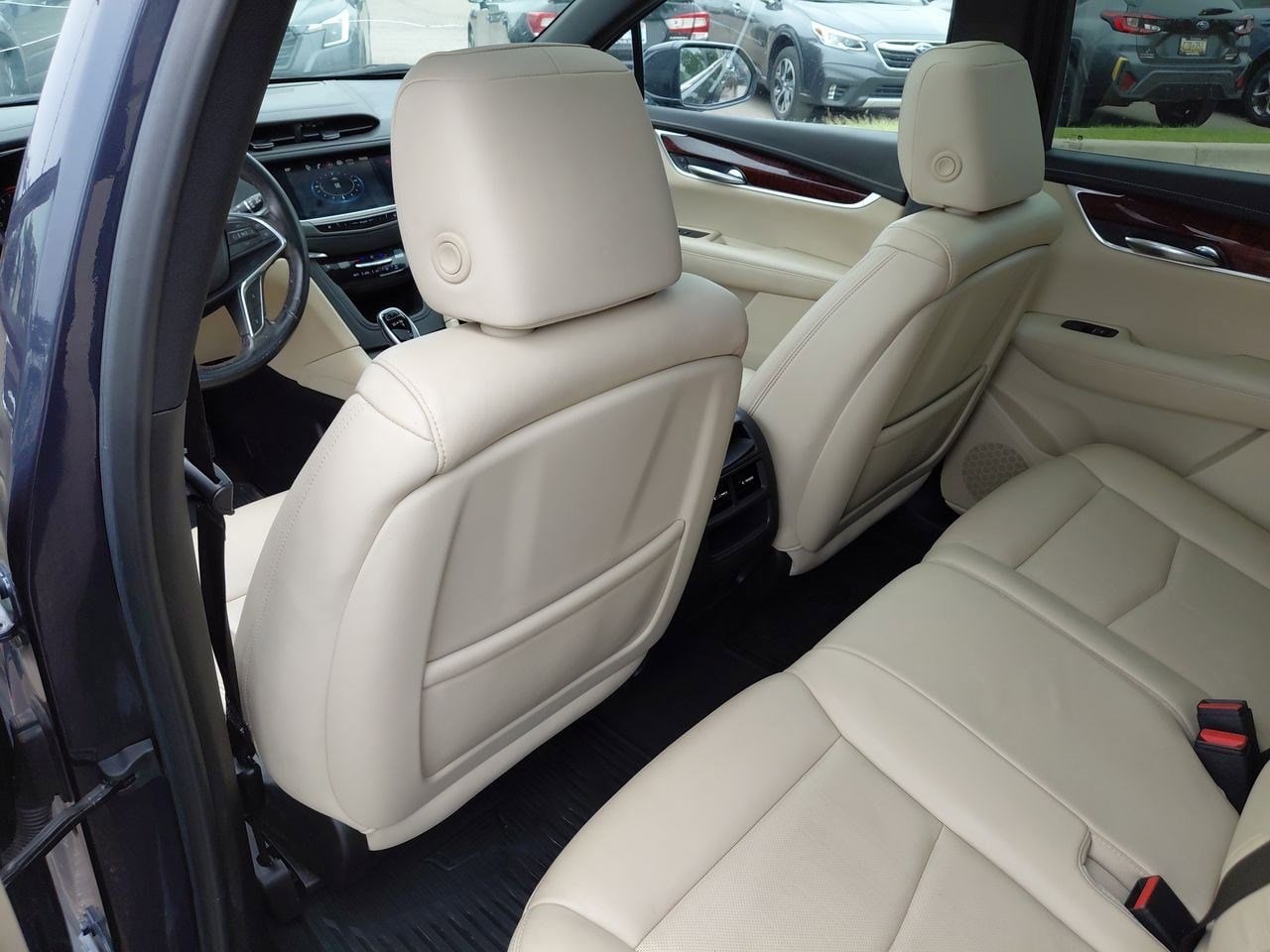 Thumbnail: 2019 Cadillac XT5 - 16