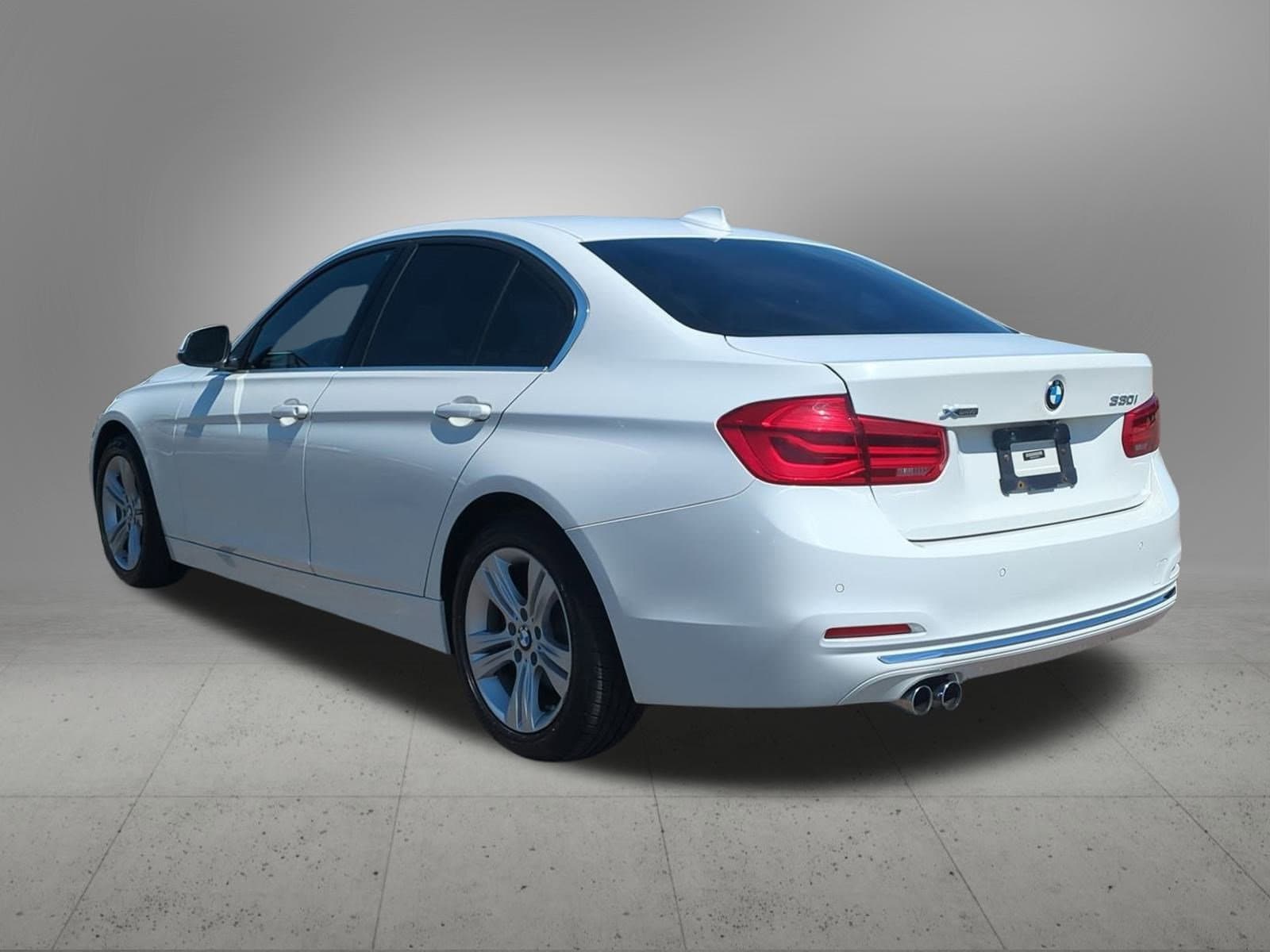 Thumbnail: 2018 BMW 3 Series - 4