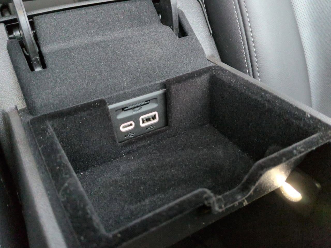 Thumbnail: 2023 Cadillac XT5 - 33