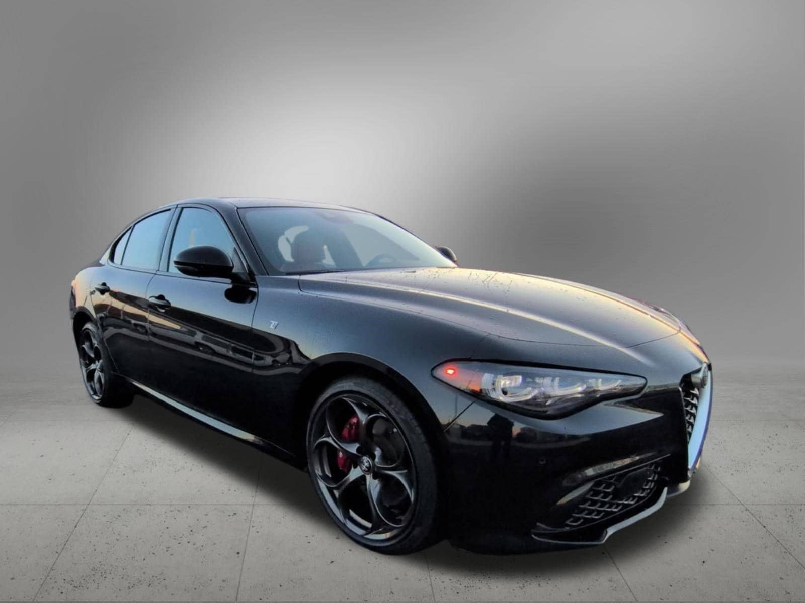 Thumbnail: 2024 Alfa Romeo Giulia - 8