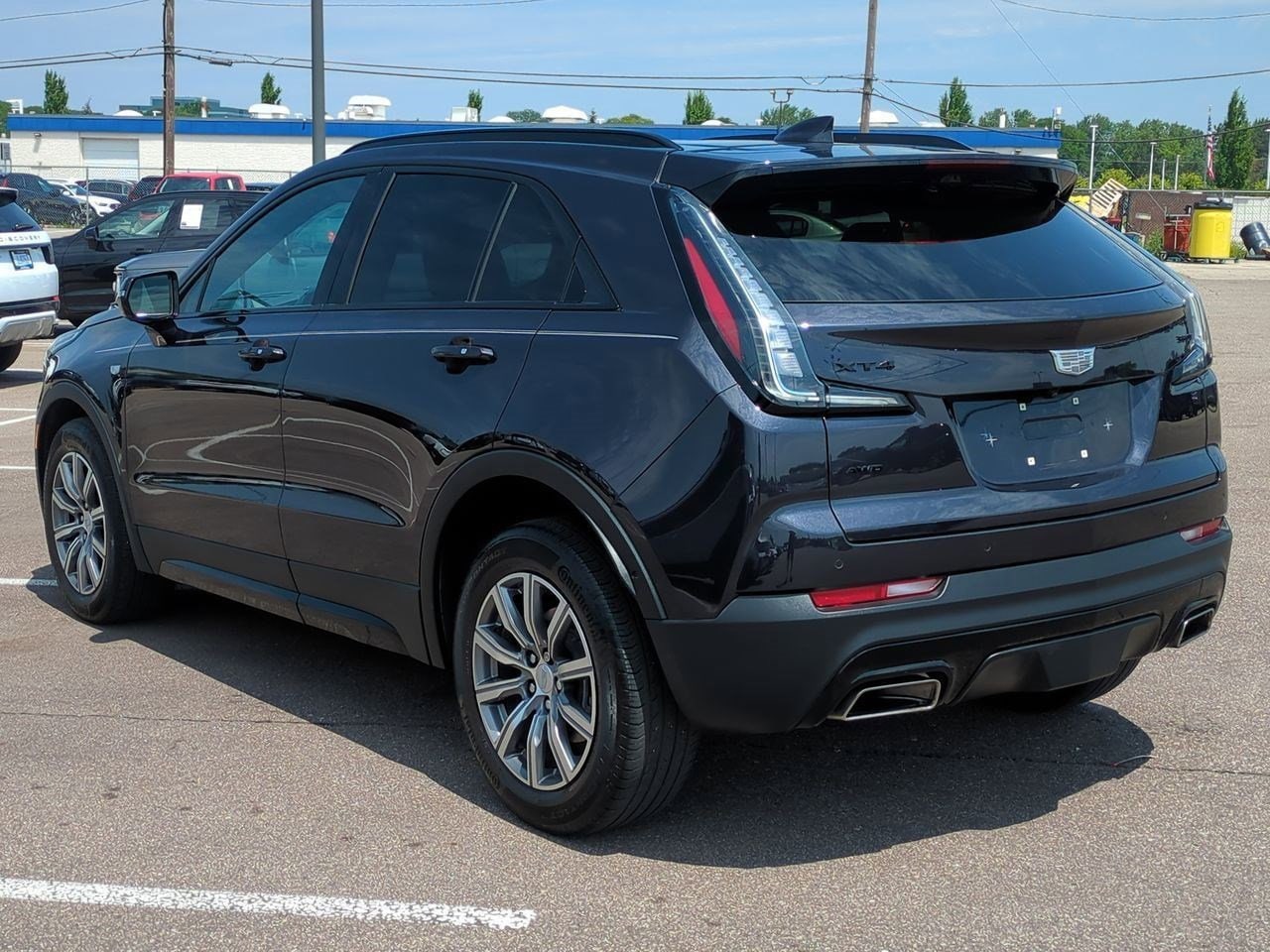 Thumbnail: 2022 Cadillac XT4 - 4