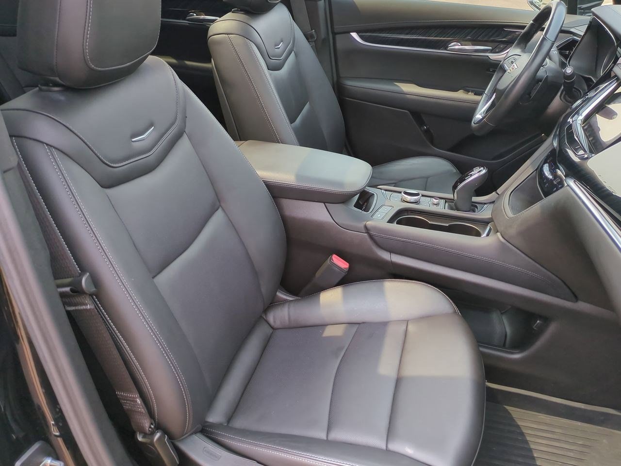 Thumbnail: 2023 Cadillac XT6 - 22