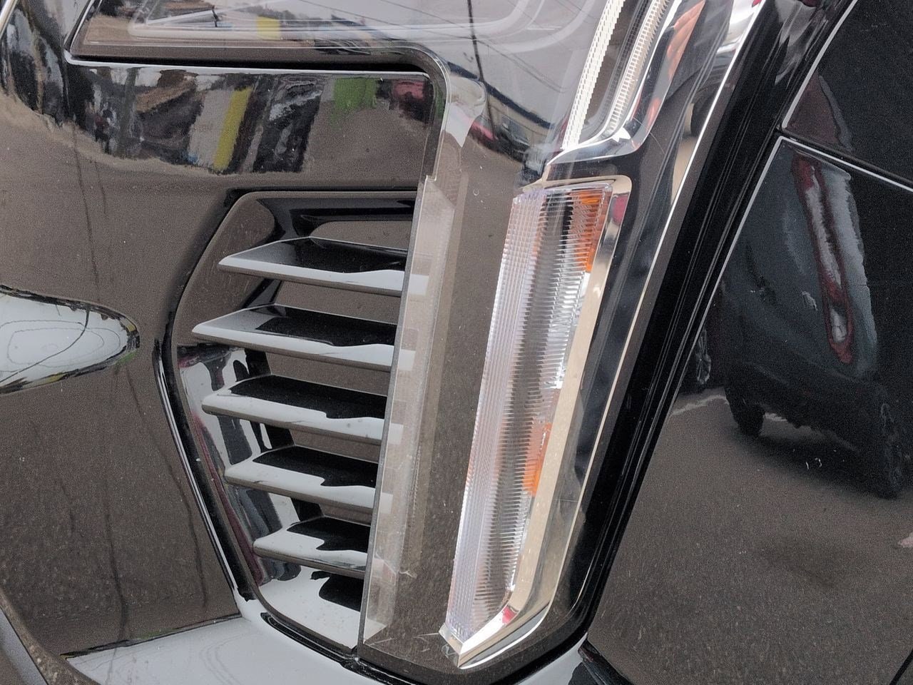 Thumbnail: 2023 Cadillac XT4 - 10