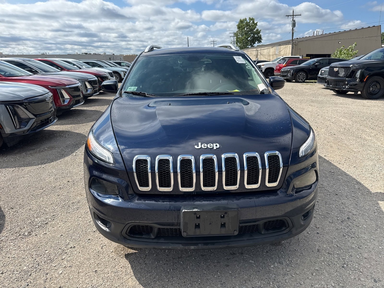 Thumbnail: 2016 Jeep Cherokee - 14