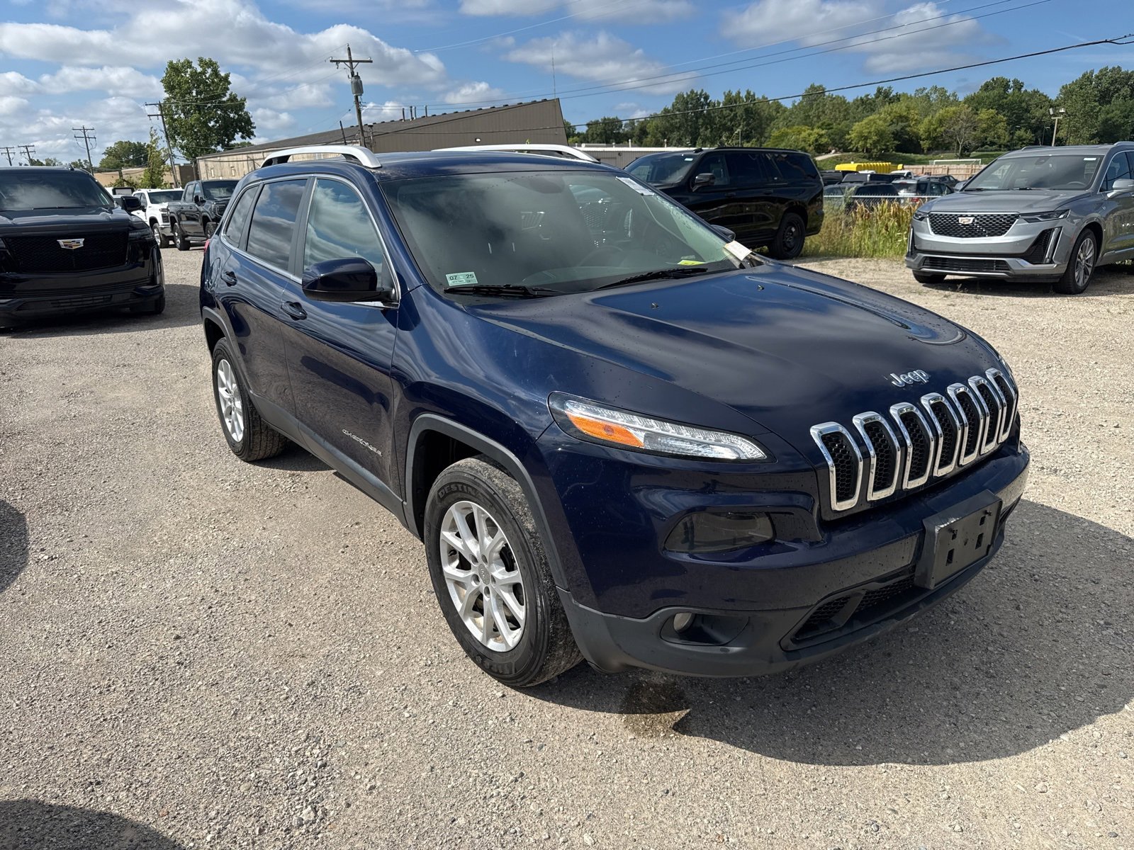 Thumbnail: 2016 Jeep Cherokee - 13