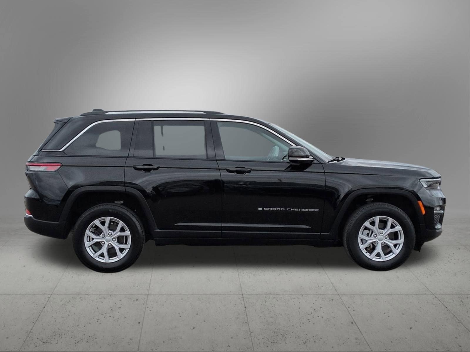 Thumbnail: 2022 Jeep Grand Cherokee - 7