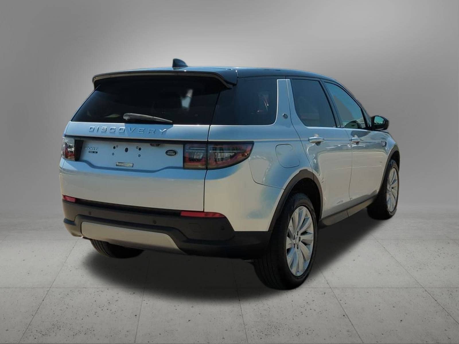 Thumbnail: 2020 Land Rover Discovery Sport - 6