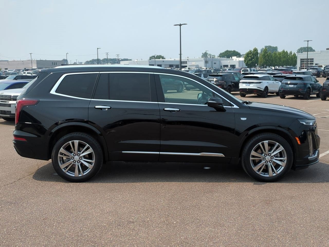 Thumbnail: 2023 Cadillac XT6 - 7