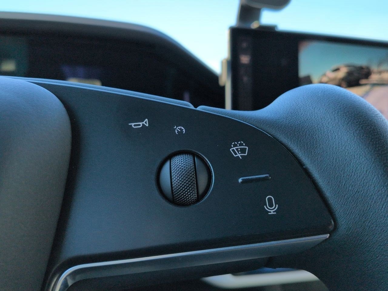 Thumbnail: 2022 Tesla Model S - 23