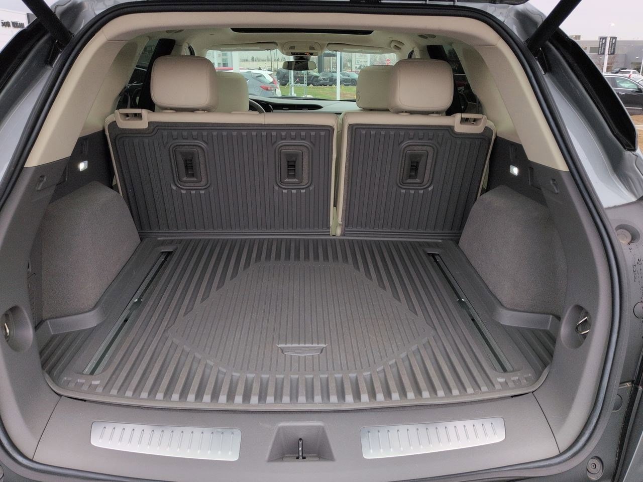 Thumbnail: 2023 Cadillac XT5 - 36