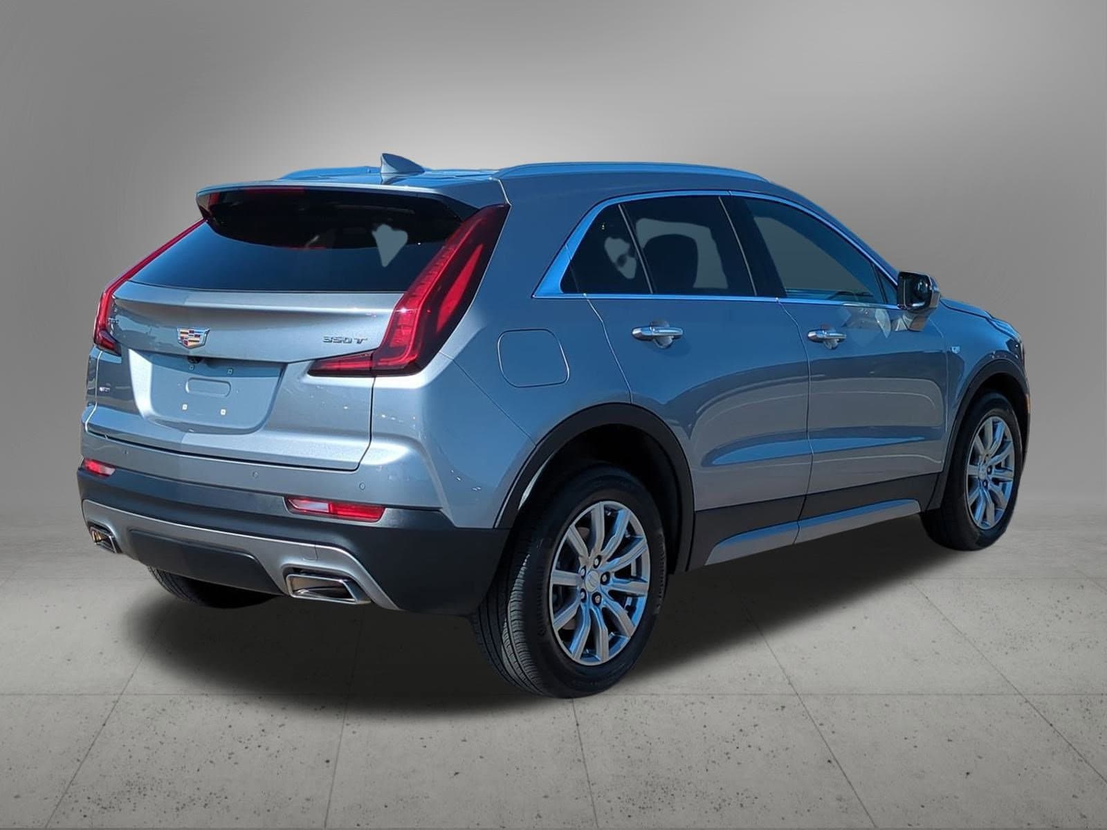 Thumbnail: 2023 Cadillac XT4 - 6