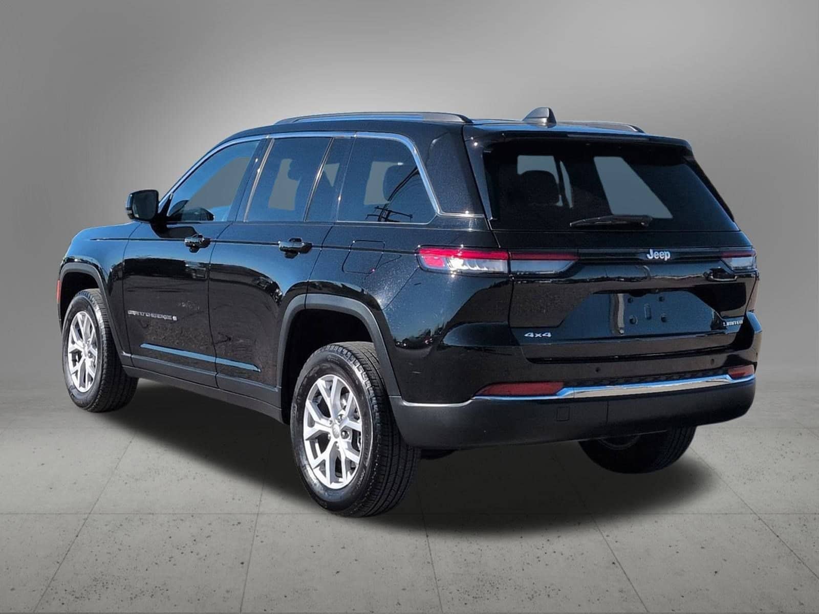 Thumbnail: 2022 Jeep Grand Cherokee - 4