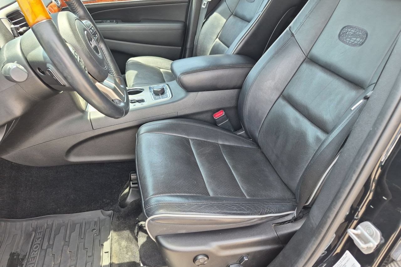 Thumbnail: 2013 Jeep Grand Cherokee - 16