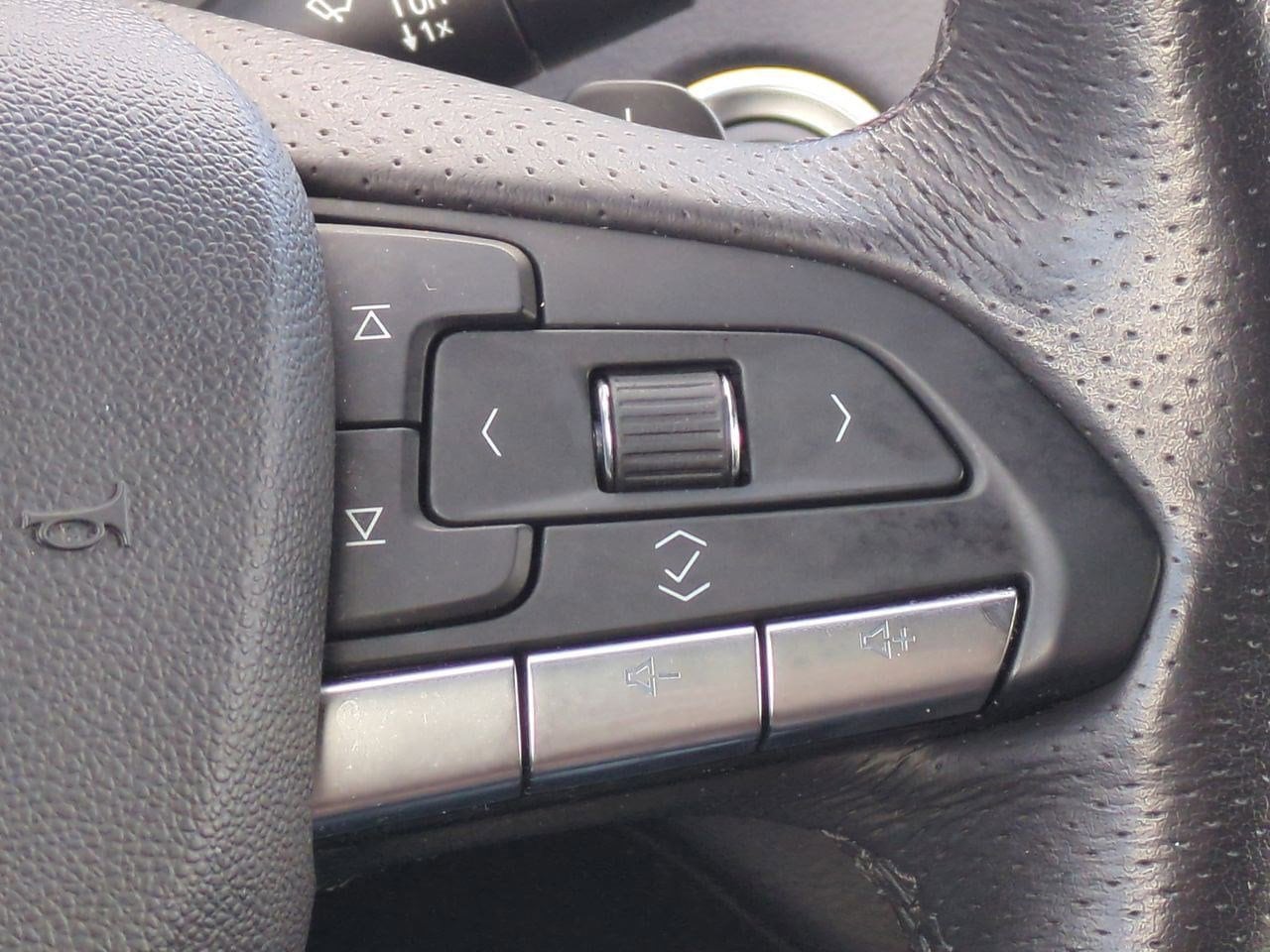 Thumbnail: 2023 Cadillac XT4 - 25