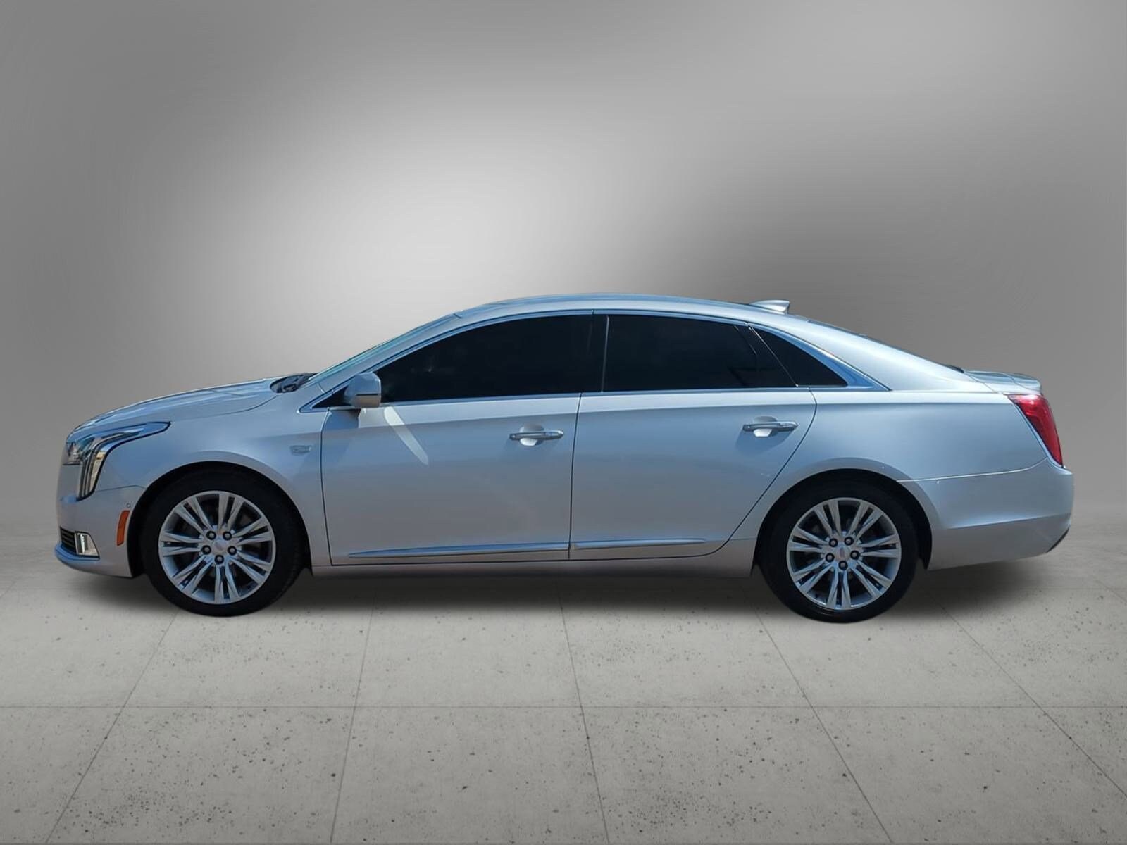 2019 Cadillac XTS Luxury photo 3