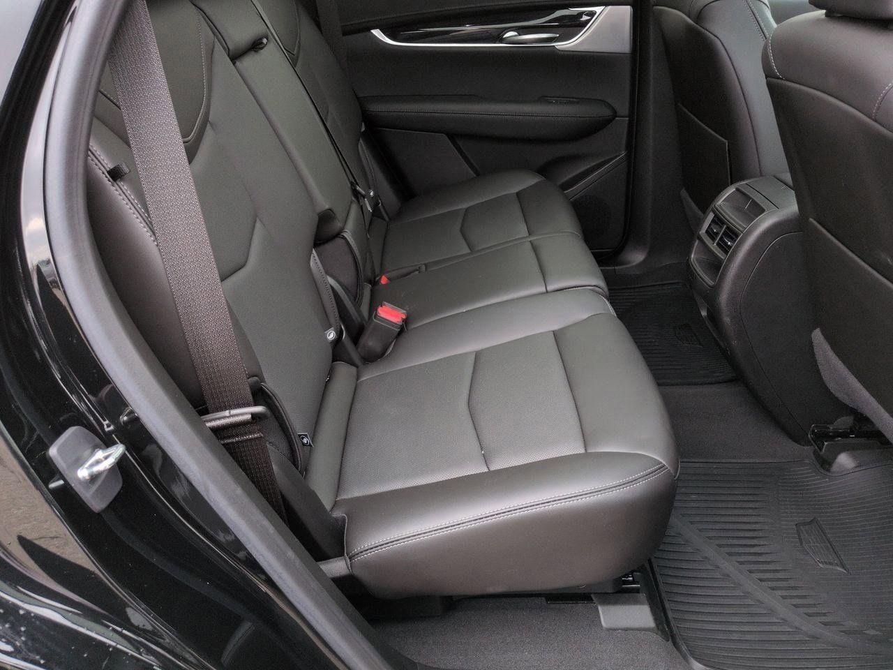 Thumbnail: 2023 Cadillac XT5 - 21