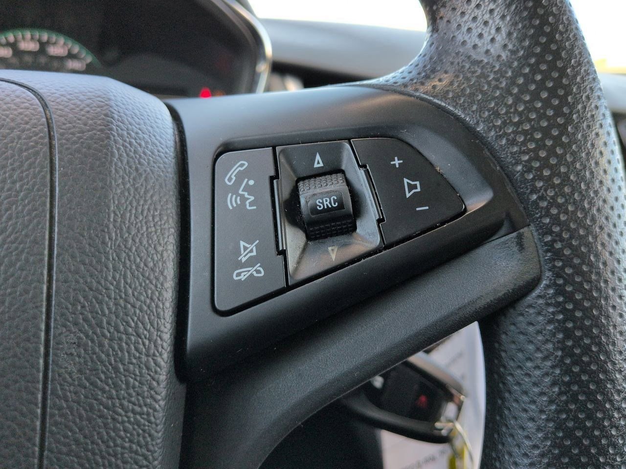 Thumbnail: 2021 Chevrolet Trax - 24