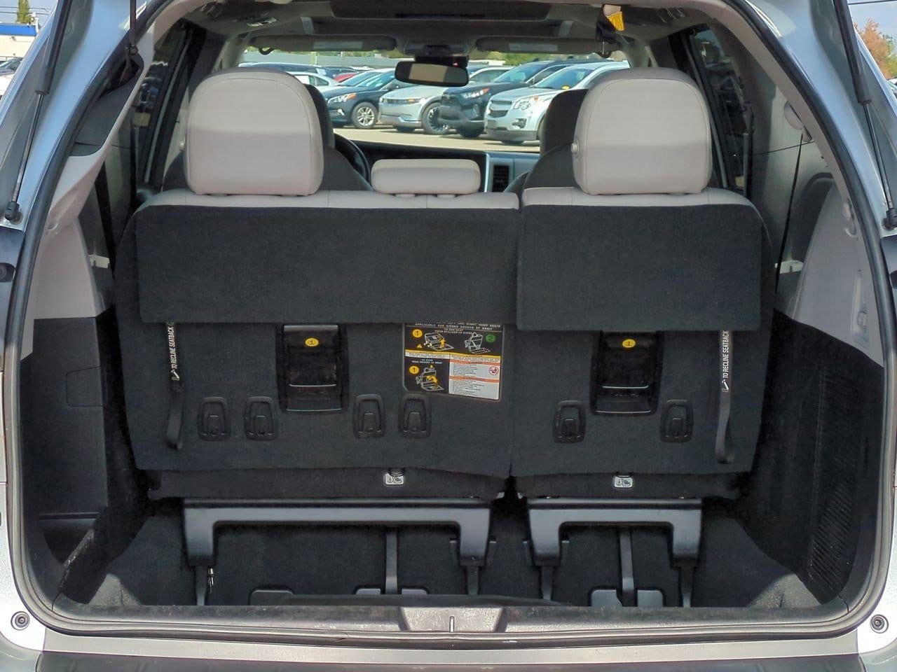 Thumbnail: 2020 Toyota Sienna - 35