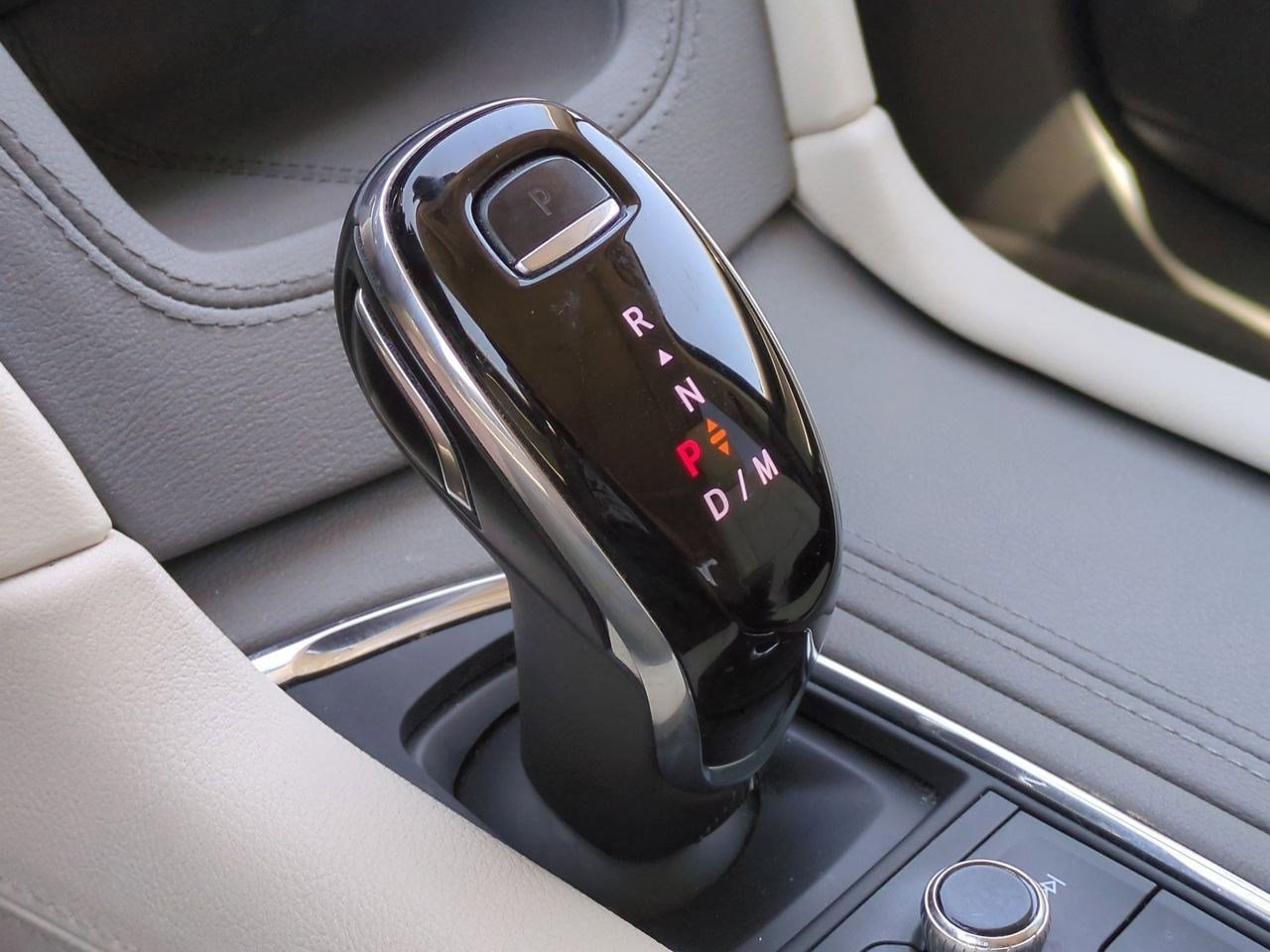 Thumbnail: 2021 Cadillac XT6 - 30