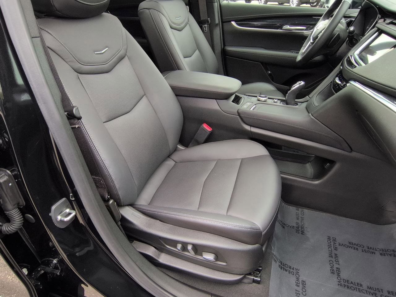 Thumbnail: 2023 Cadillac XT5 - 22
