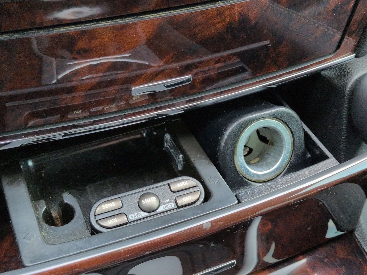 Thumbnail: 2011 Mercedes-Benz GL-Class - 33