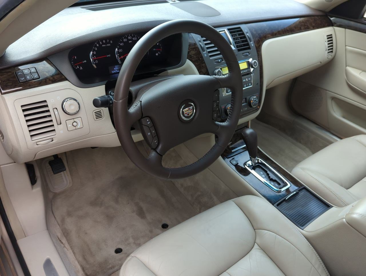 Thumbnail: 2009 Cadillac DTS - 2