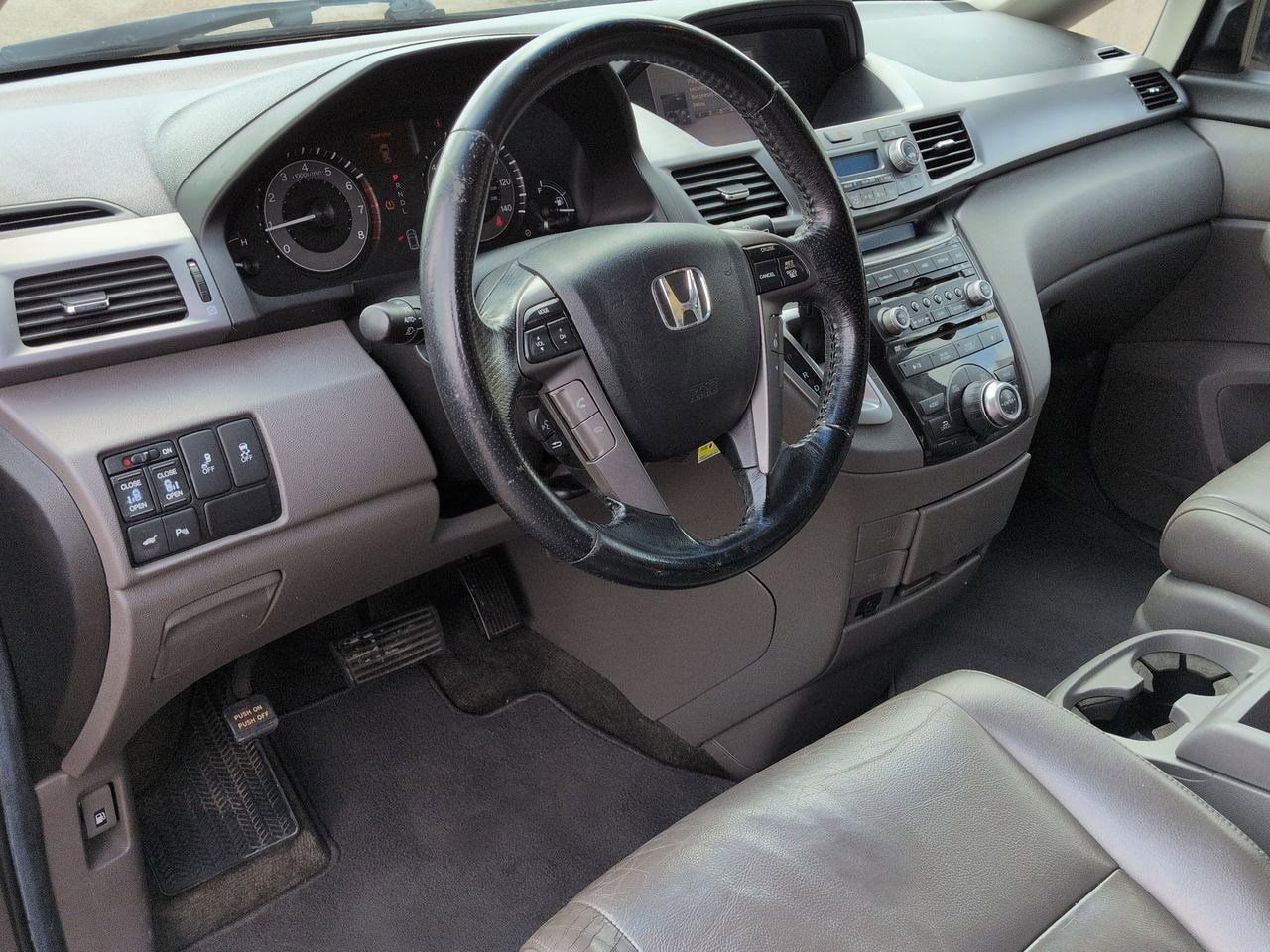 Thumbnail: 2012 Honda Odyssey - 2