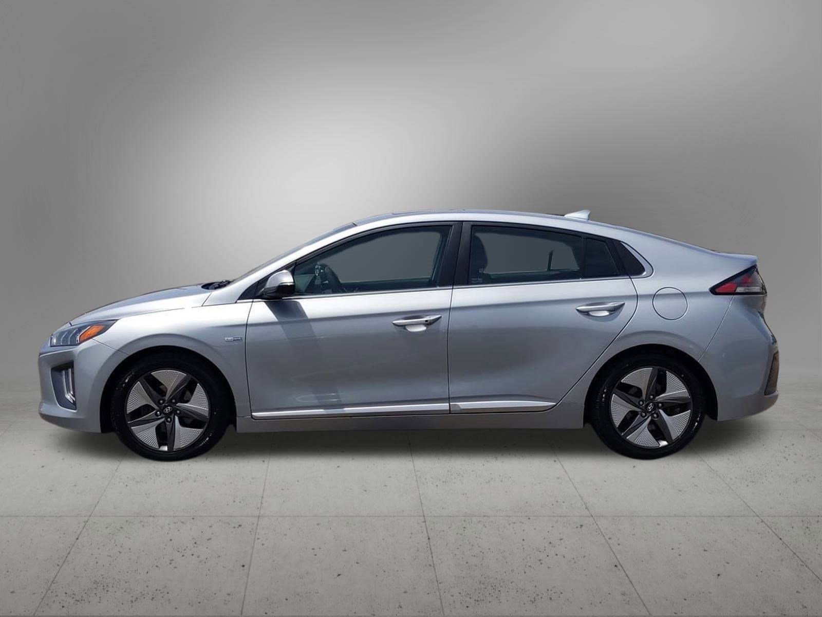 Thumbnail: 2020 Hyundai Ioniq - 3