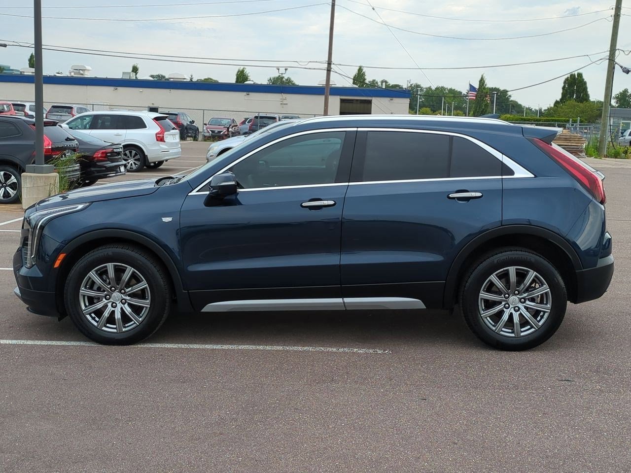 Thumbnail: 2021 Cadillac XT4 - 3