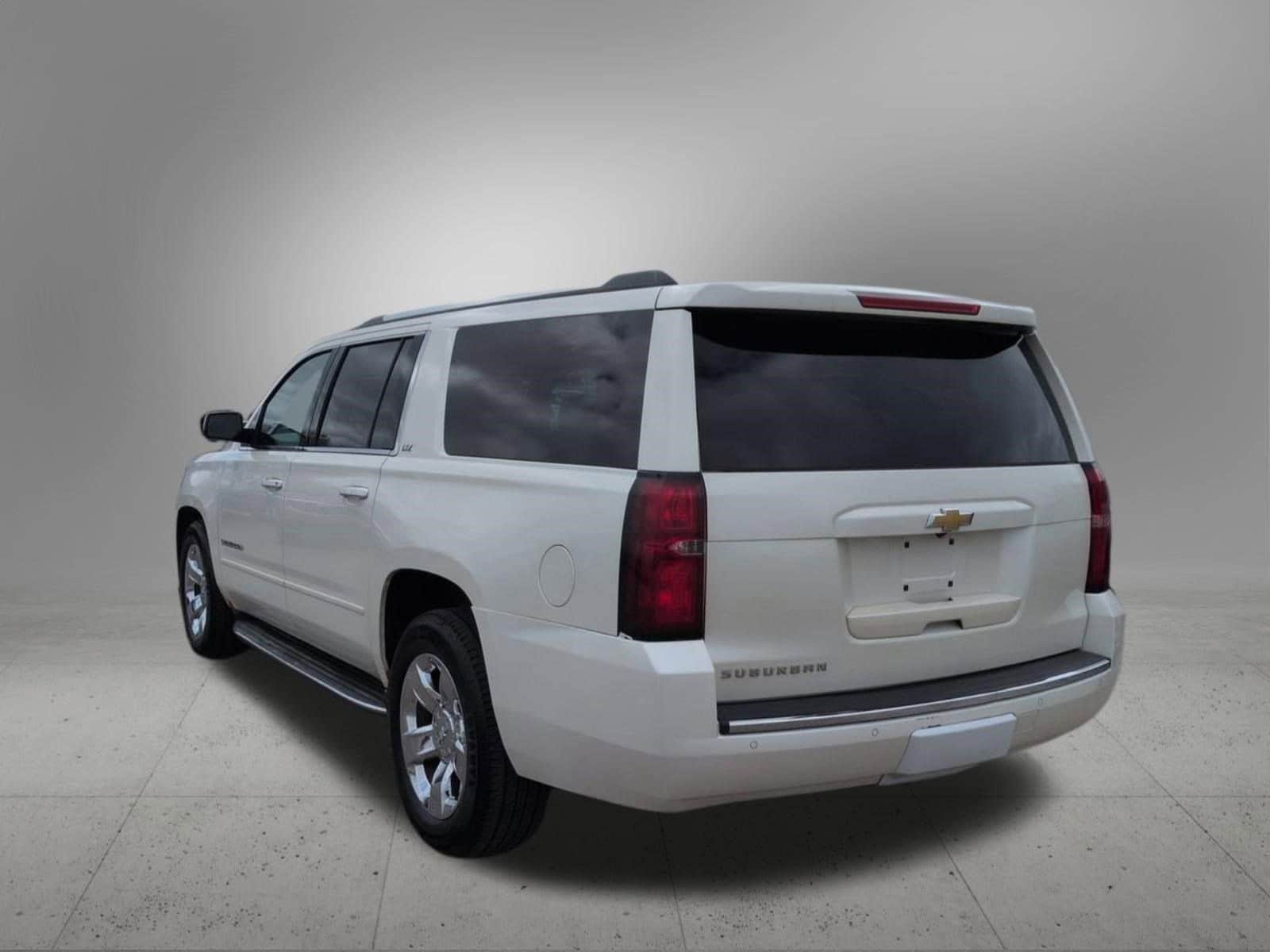Thumbnail: 2015 Chevrolet Suburban - 4