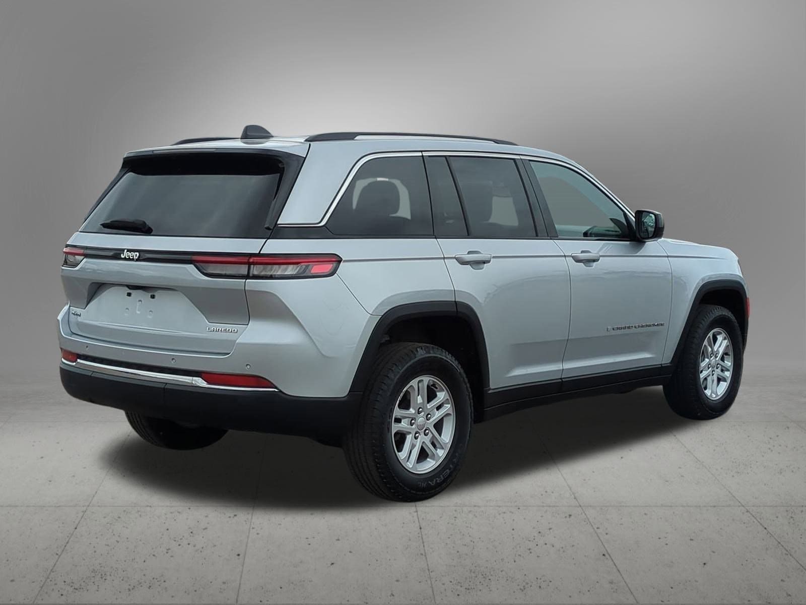Thumbnail: 2023 Jeep Grand Cherokee - 6