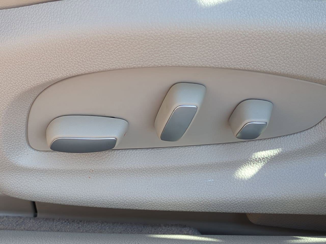 Thumbnail: 2013 Cadillac XTS - 16