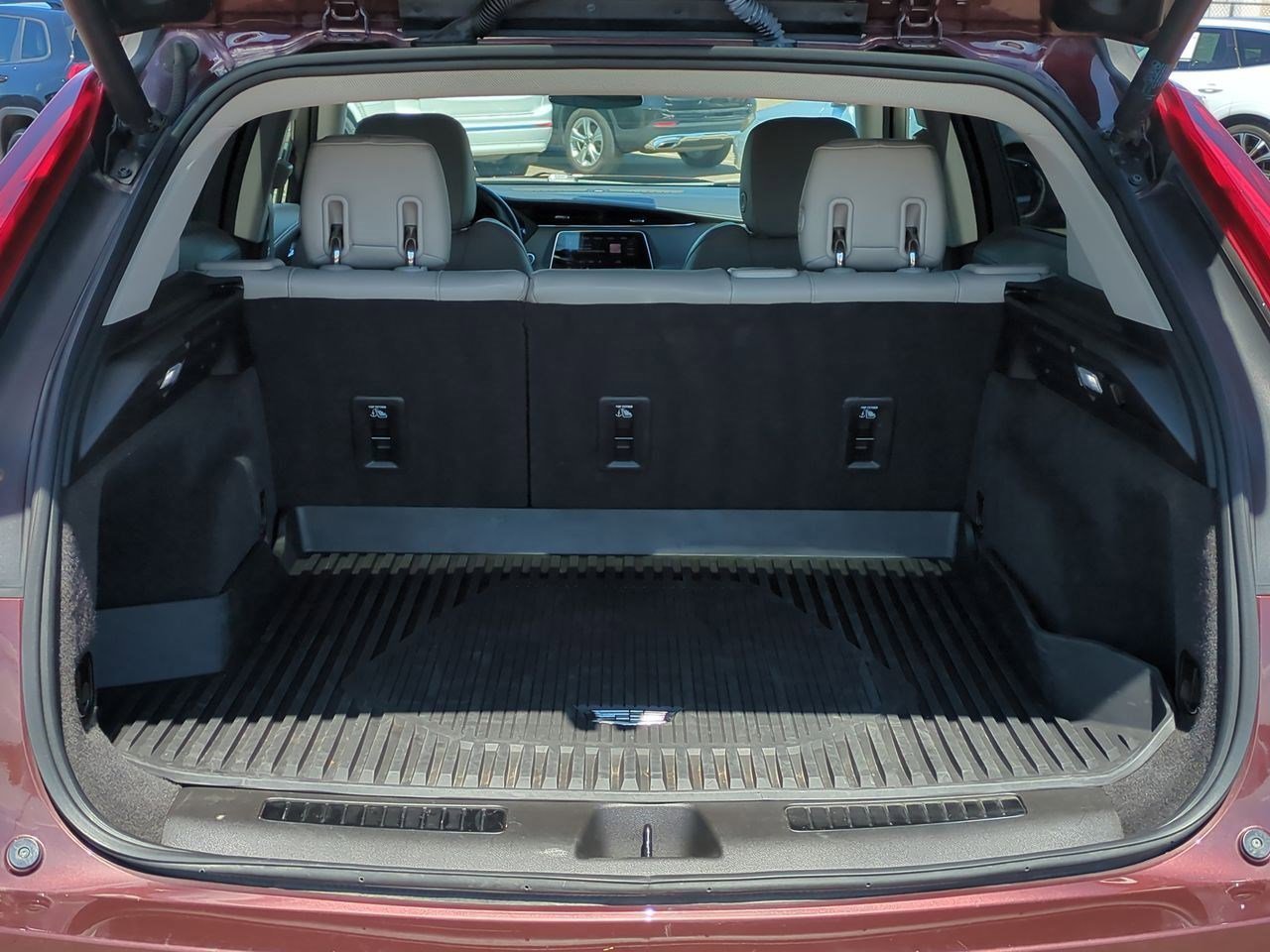 Thumbnail: 2022 Cadillac XT4 - 33