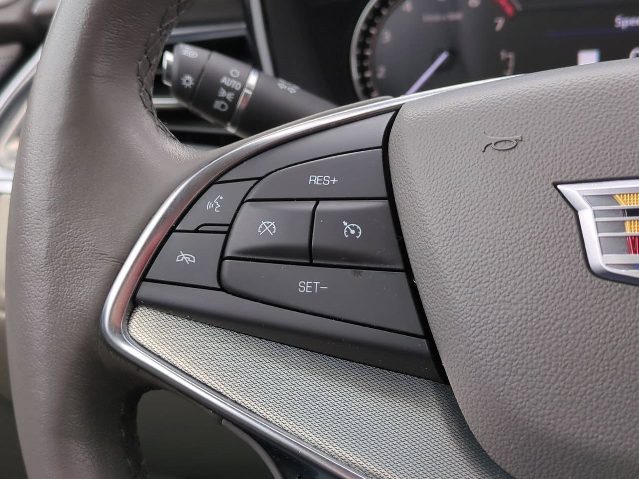 Thumbnail: 2023 Cadillac XT5 - 25