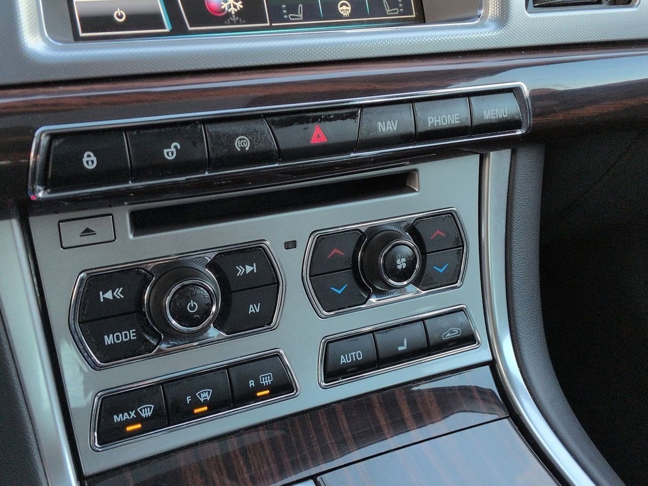 Thumbnail: 2014 Jaguar XF - 25