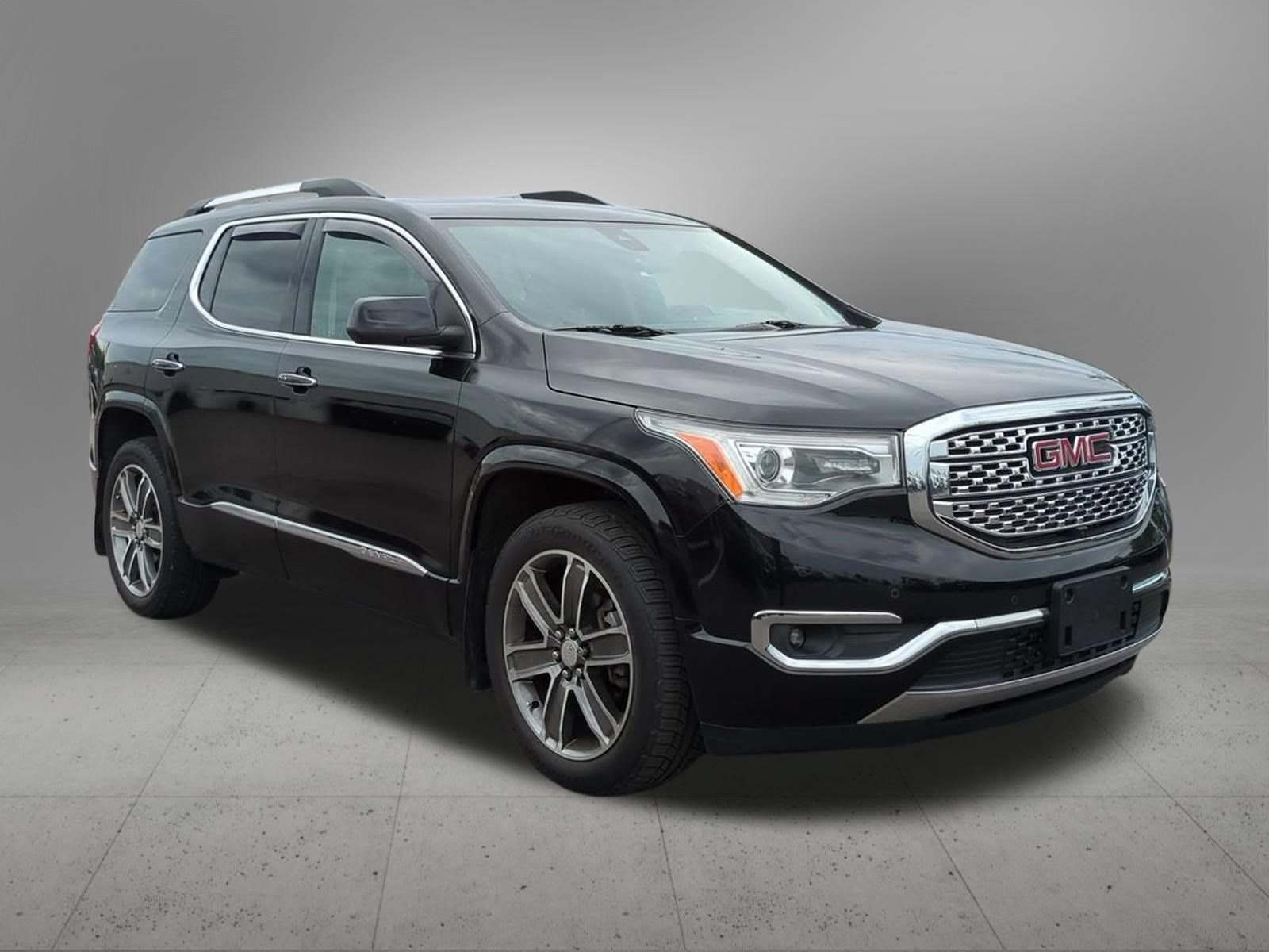 2017 GMC Acadia Denali - Photo 8