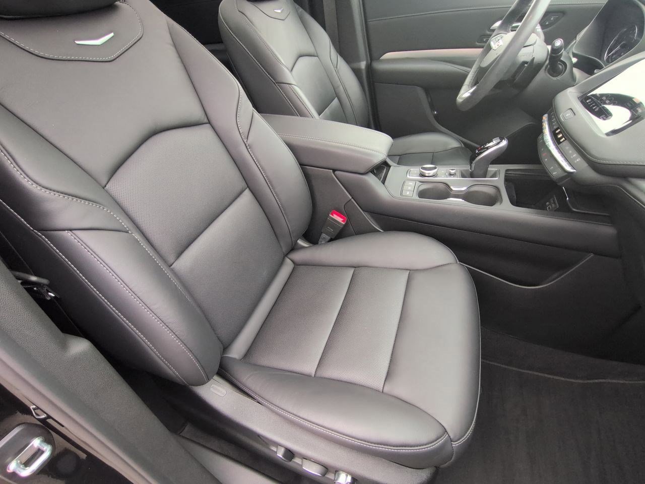 Thumbnail: 2023 Cadillac XT4 - 23