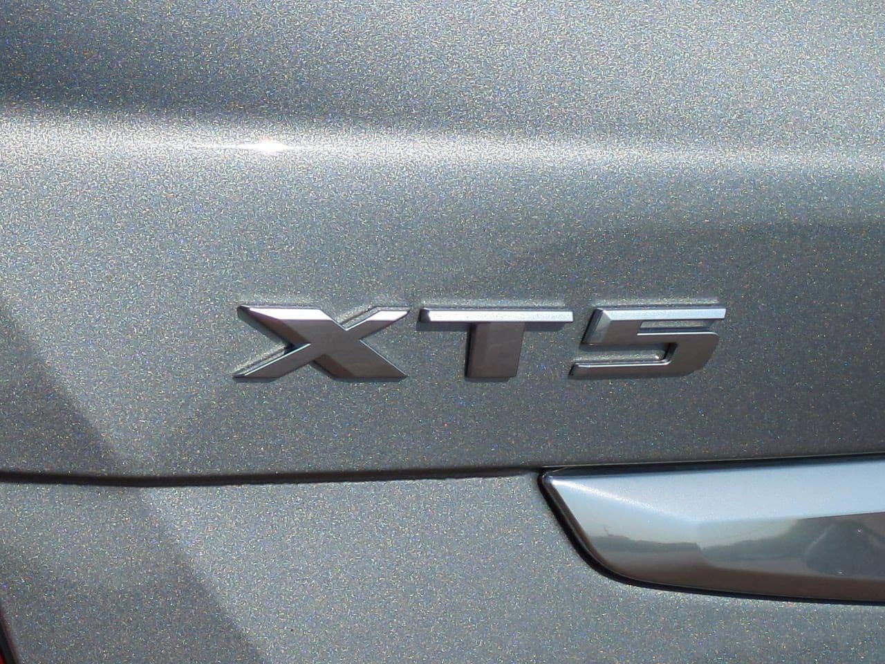 Thumbnail: 2023 Cadillac XT5 - 12