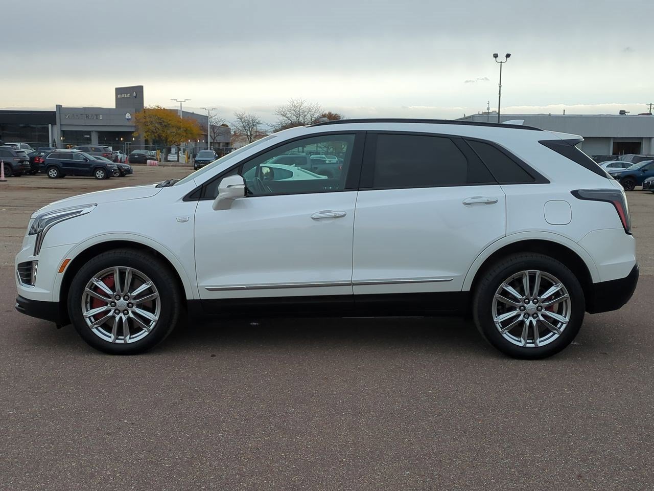 2023 Cadillac XT5 Sport photo 3