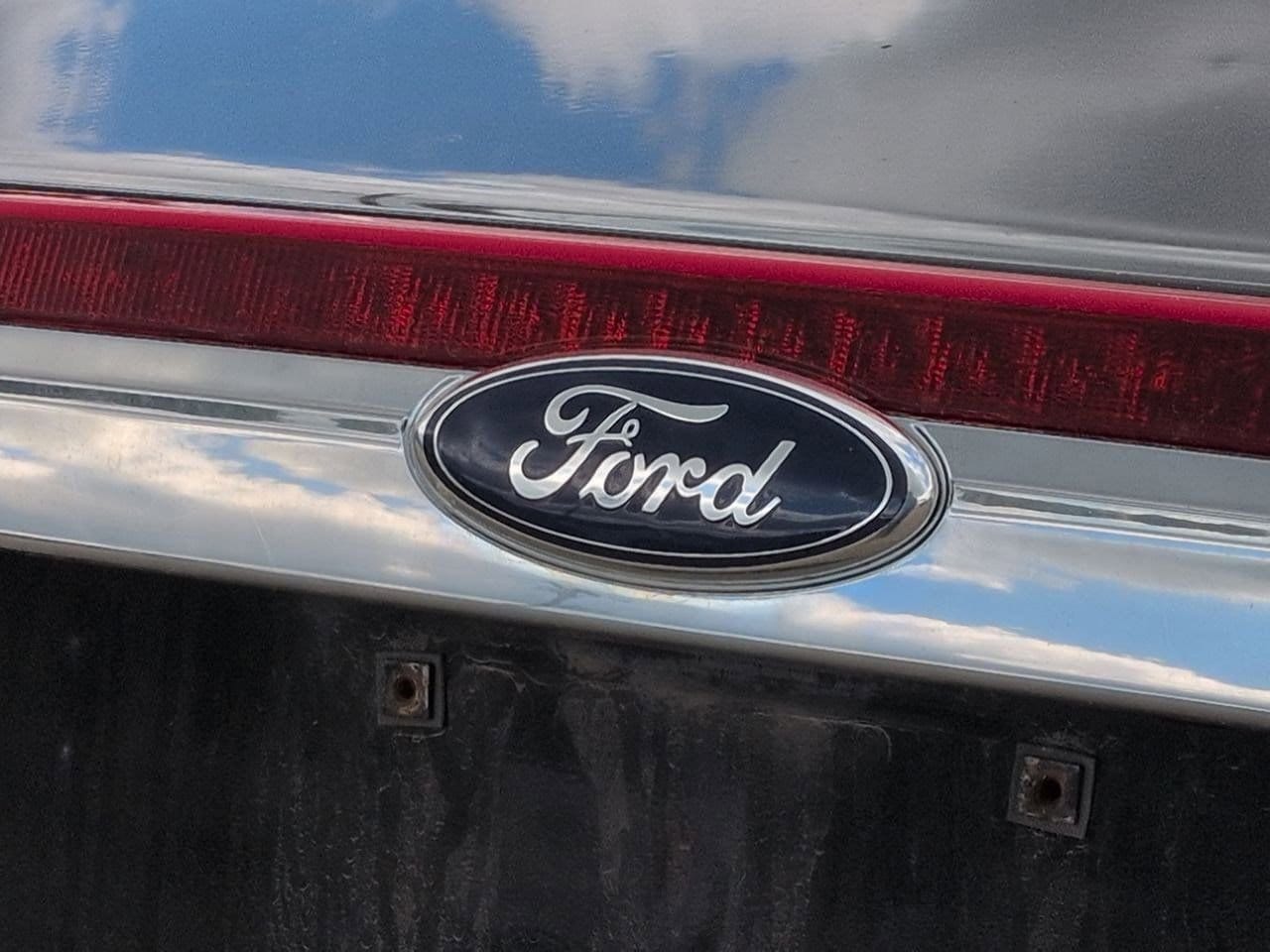 Thumbnail: 2011 Ford Fusion - 11