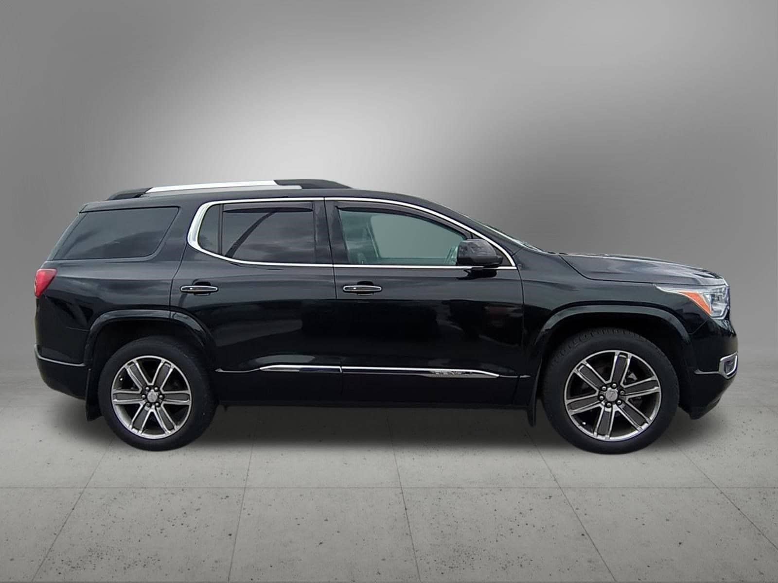 2017 GMC Acadia Denali - Photo 7