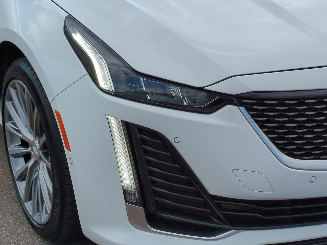Thumbnail: 2023 Cadillac CT5 - 10