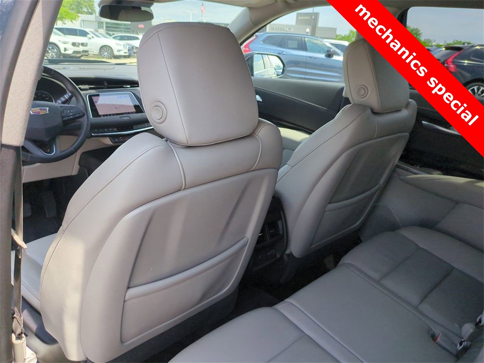 Thumbnail: 2019 Cadillac XT4 - 16