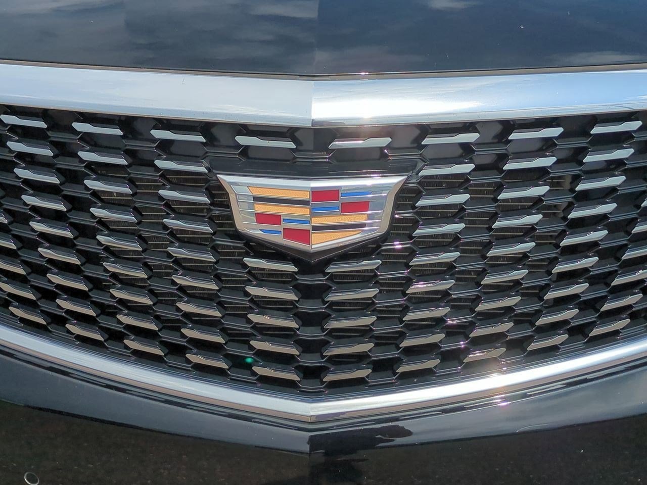 Thumbnail: 2023 Cadillac XT5 - 10