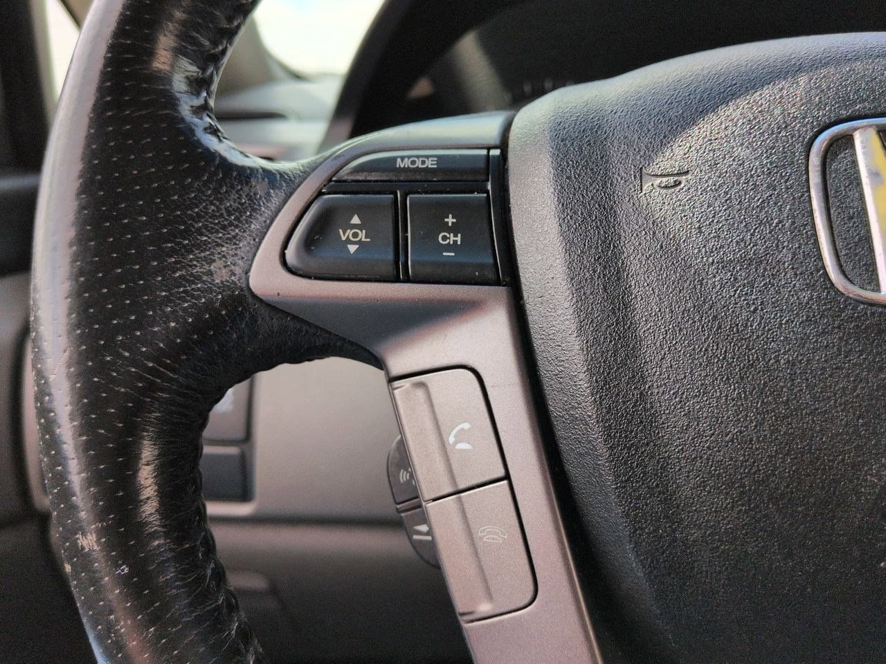 Thumbnail: 2012 Honda Odyssey - 25